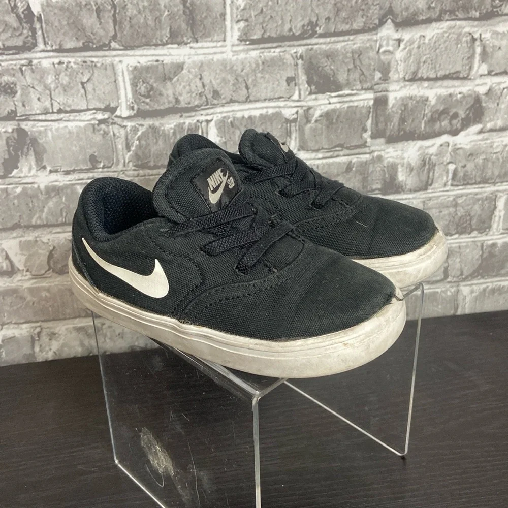 Nike‎